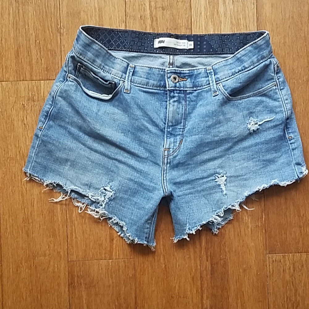 Levi's cut off shorts